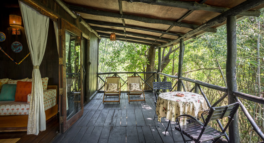 Dining in Treehouse Hideaway